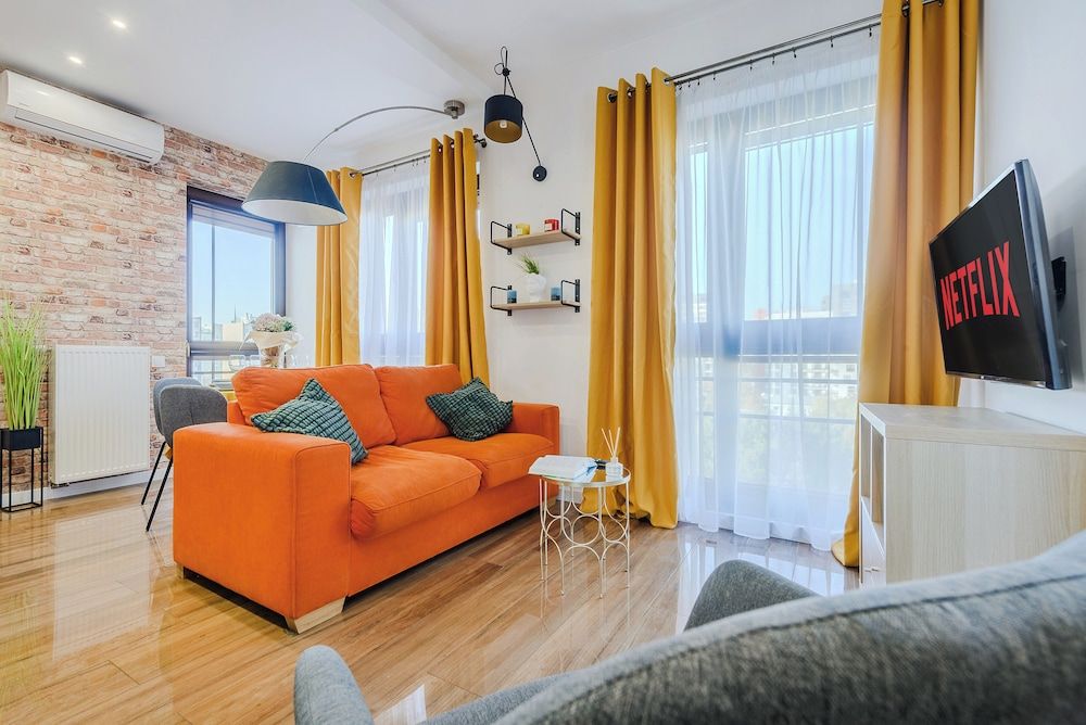 Classic Apartment, Lanai, City View