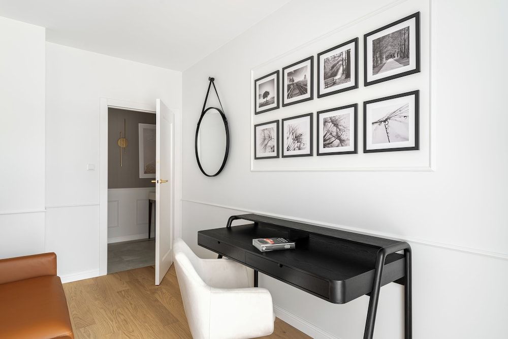 Deluxe Apartment, Balcony, Courtyard View