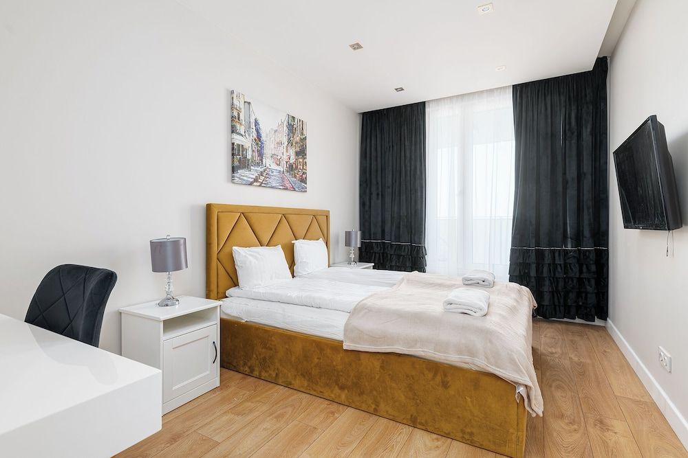 Apartment, Balcony, City View