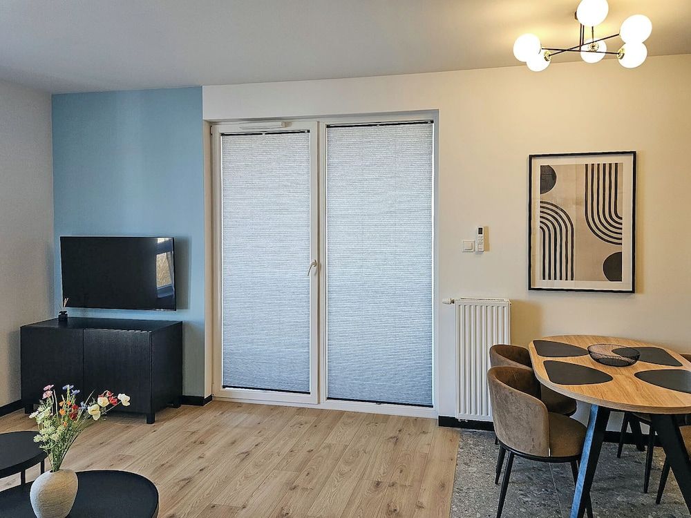 Sky by Kairos Apartments Luxury Apartment, Balcony, City View 2