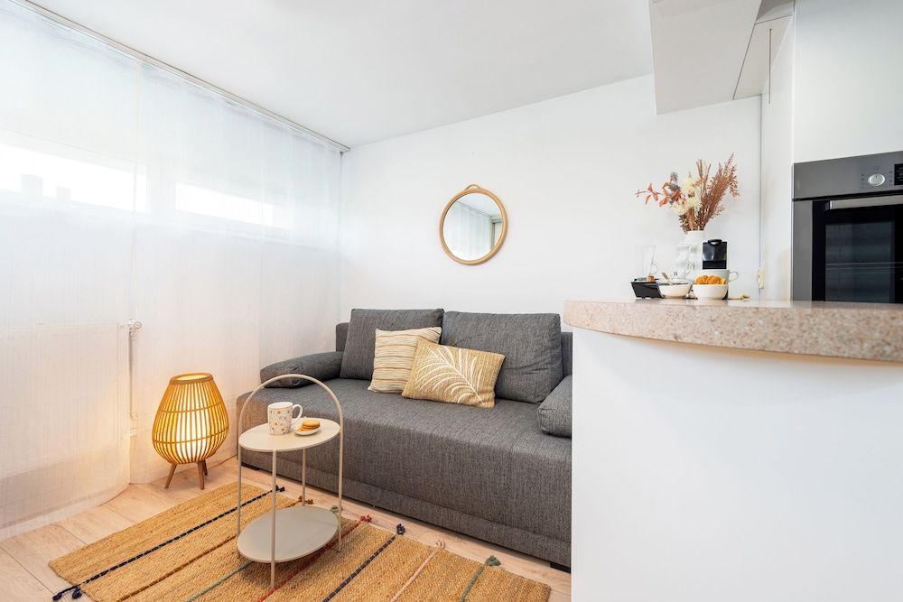 Opal - by Kairos Apartments Comfort Apartment, City View 11