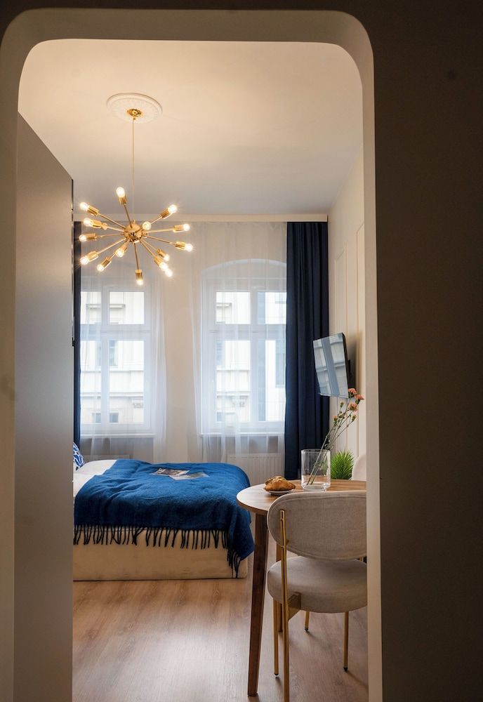 Neon 45 Apartment - ProperUNIT