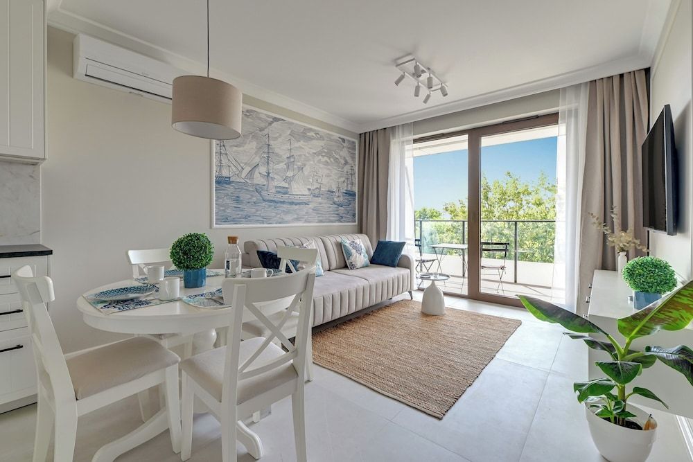 Deluxe Apartment, City View