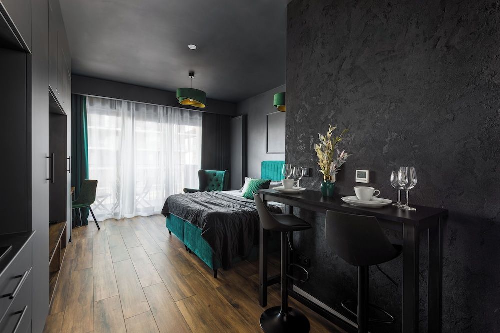 Manhattan by Kairos Apartments Luxury Apartment, Balcony, City View 3