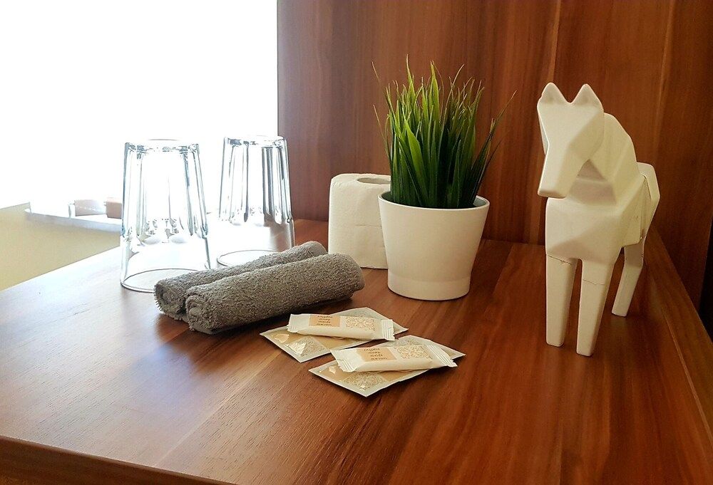 Rentumi Hostel Świnoujście Noclegi Comfort Twin Room, 2 Twin Beds, Non Smoking, Private Bathroom 6