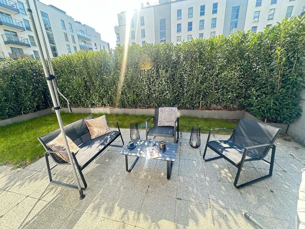 Classic Apartment, Garden View