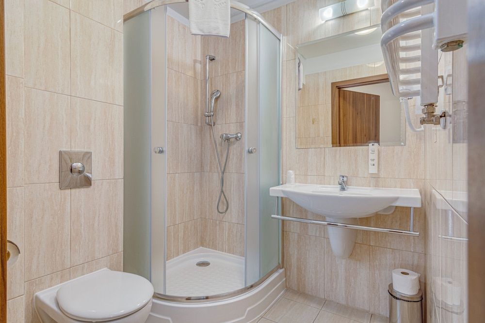 Tulip Hotels - Wroclaw Centre Standard Room, 2 Twin Beds 4