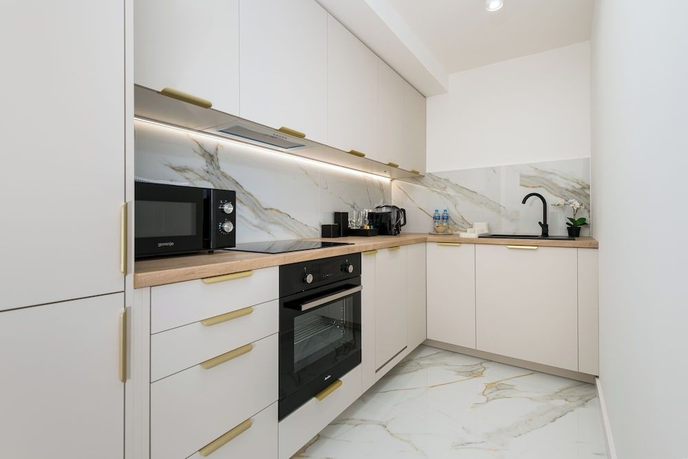 Onyx - by Kairos Apartments Superior Apartment, City View 8