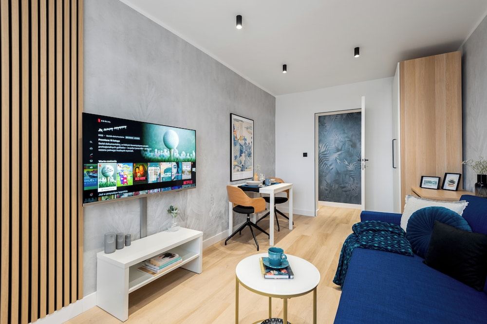 Gold - by Kairos Apartments Comfort Apartment, City View 11