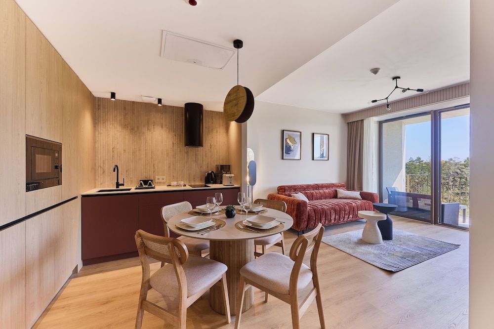 Luxury Apartment, Balcony, Park View