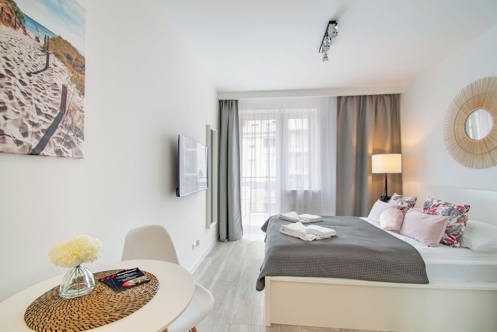 Studio, Balcony, Courtyard View