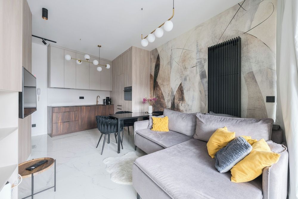 Studio (104)