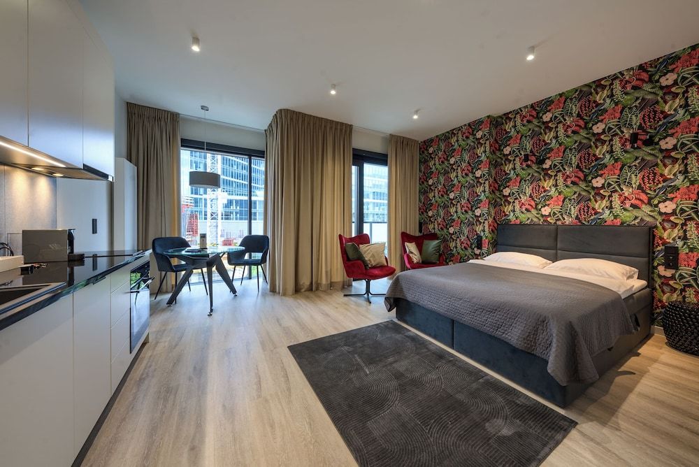 Towarowa Towers Luxury Apartment, Balcony, City View 24