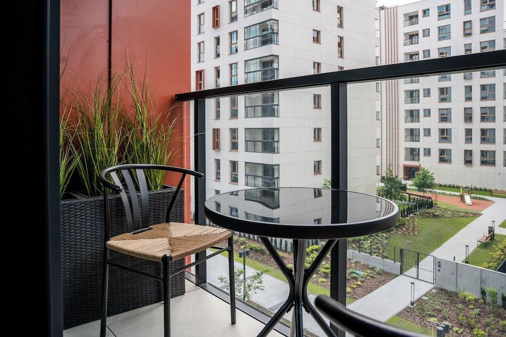 Towarowa Towers Luxury Apartment, Balcony, City View 5