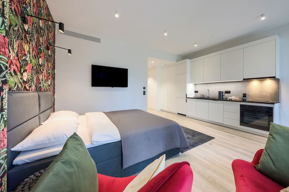 Towarowa Towers Luxury Apartment, Balcony, City View 30