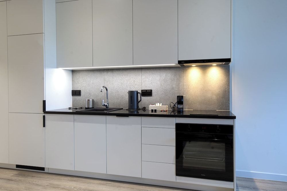 Towarowa Towers Luxury Apartment, Balcony, City View 28