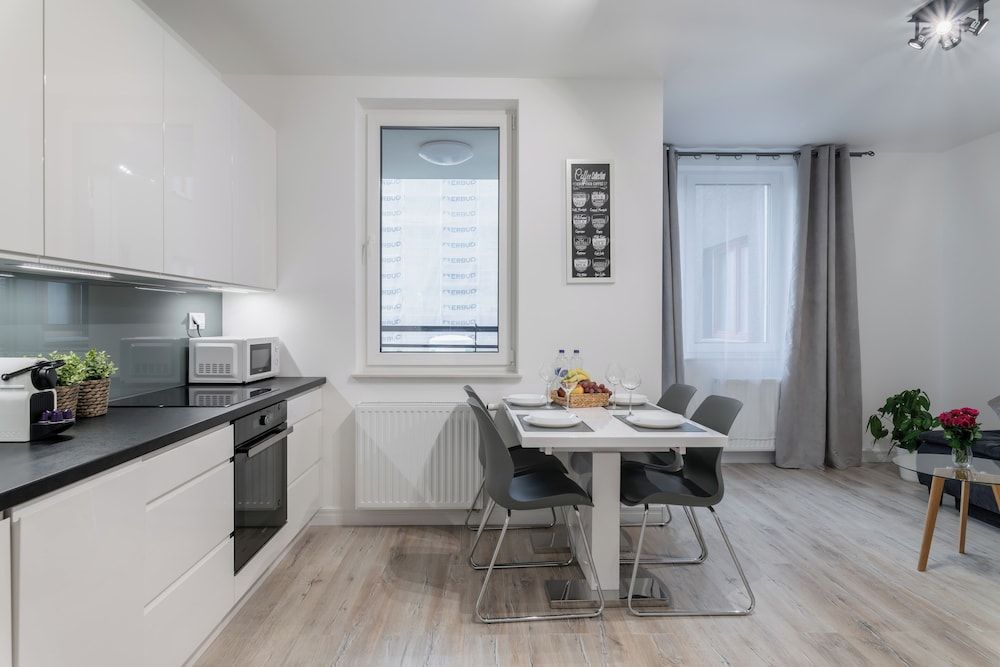 Apartment, Balcony