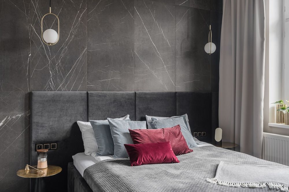 Deluxe Studio, 1 Queen Bed with Sofa bed, Bathtub