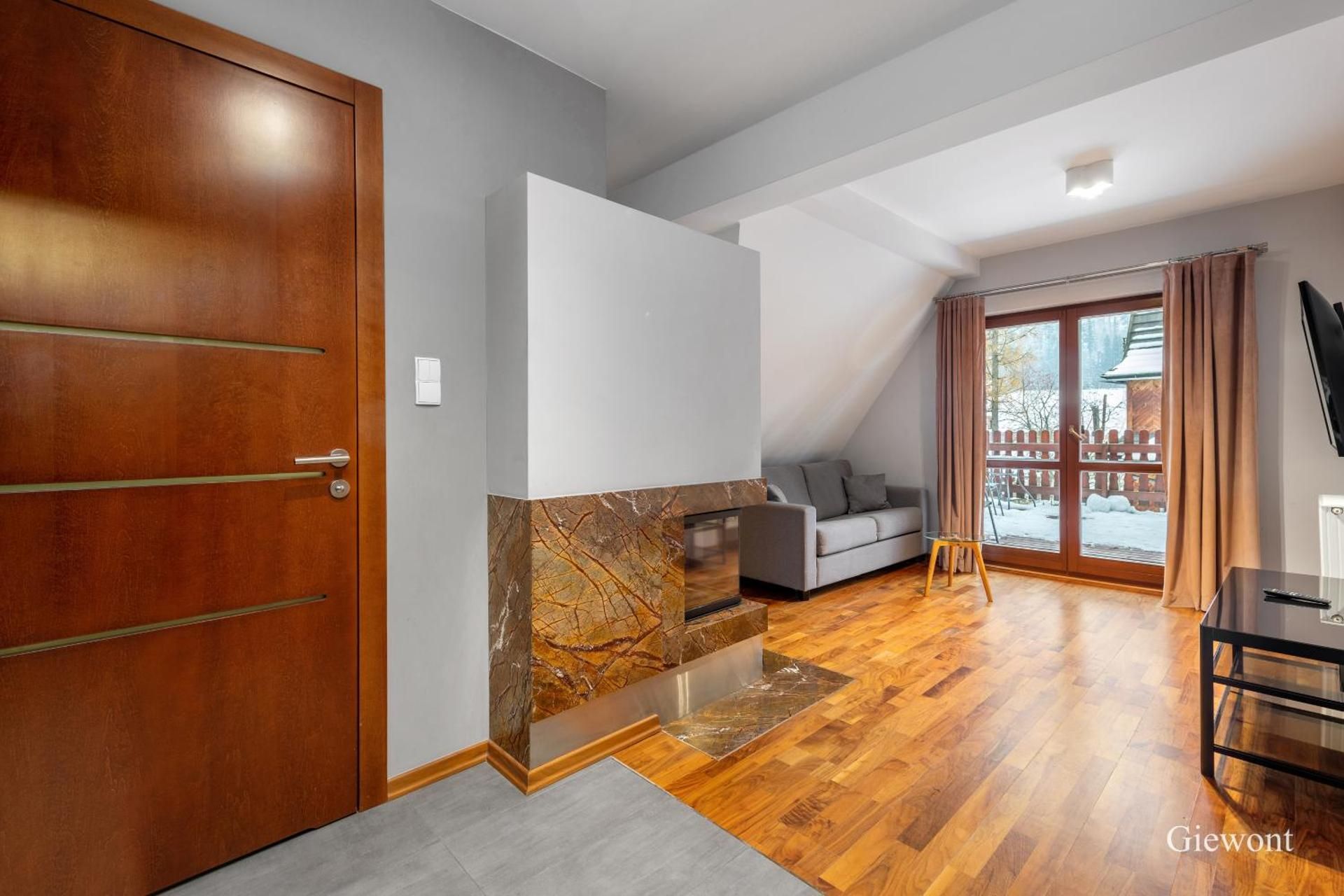 Suite with Mountain View