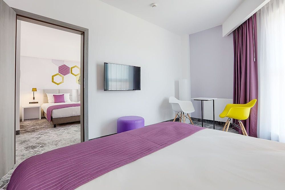 Family Room, Multiple Beds