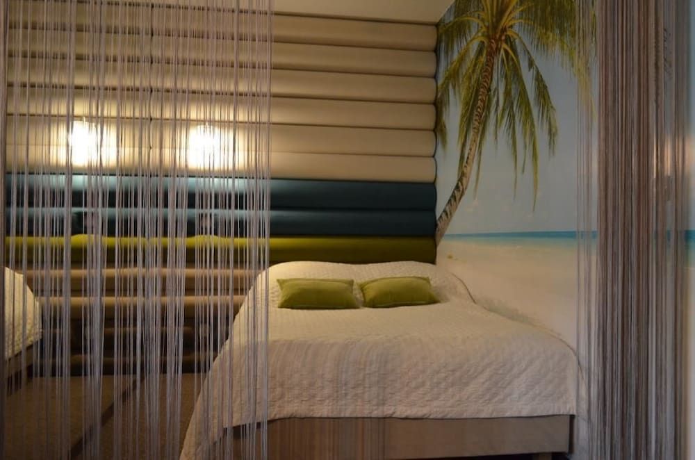 Room (19A)