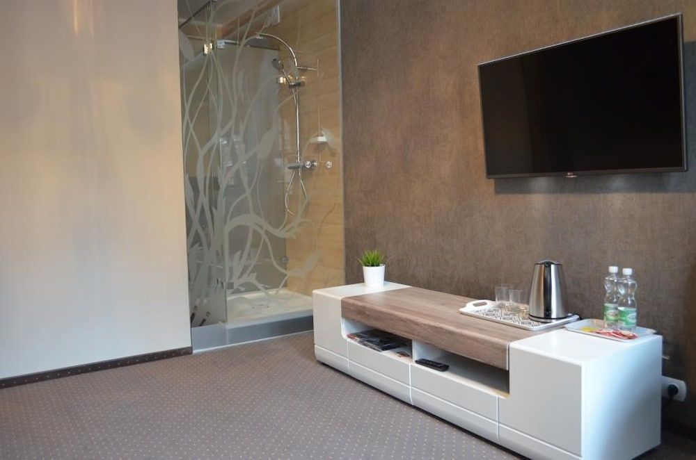 Room (19A)