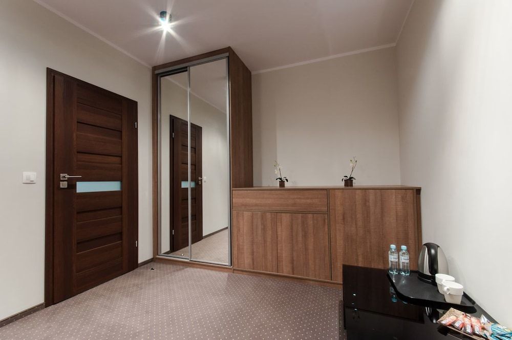 Apartment (23B)