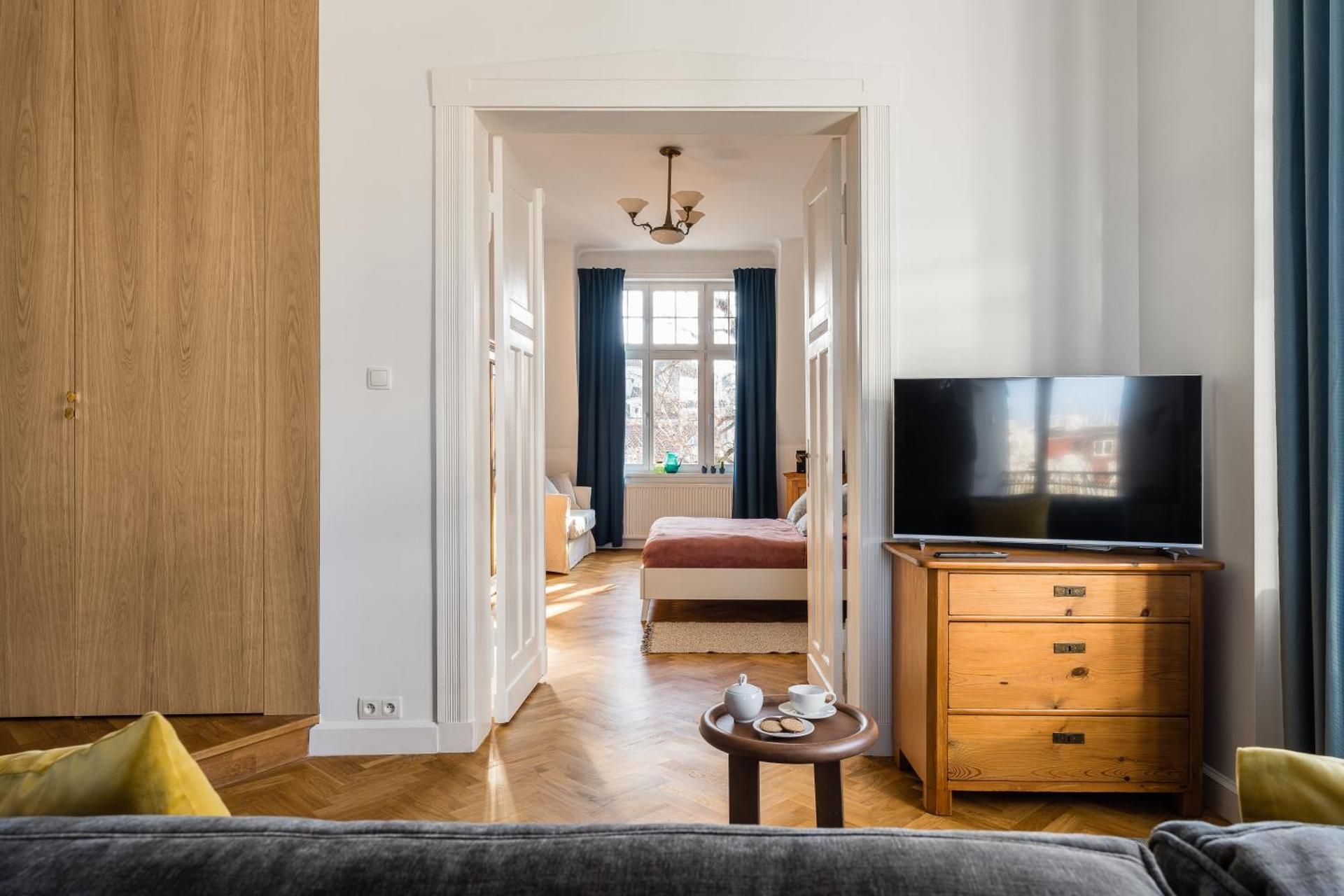 One-Bedroom Apartment with Balcony