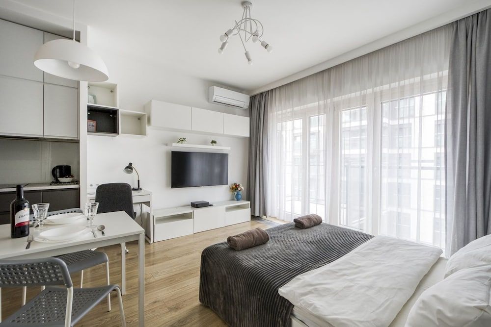 Warsaw Night Apartments MennicaResidence Business Studio 7