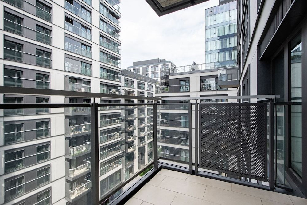 Warsaw Night Apartments MennicaResidence Business Studio 8