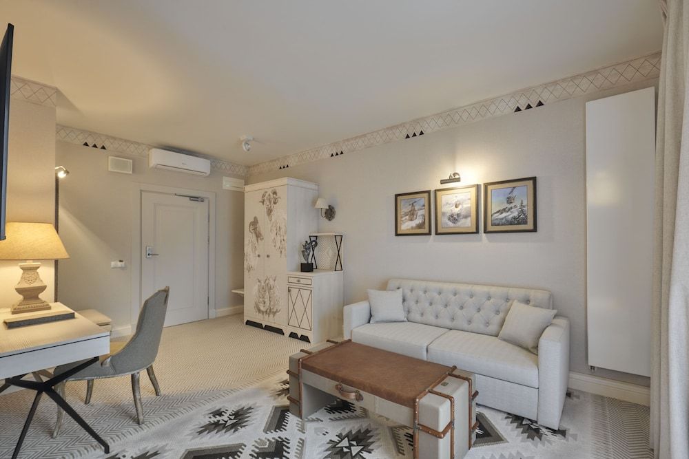 Aries Suite