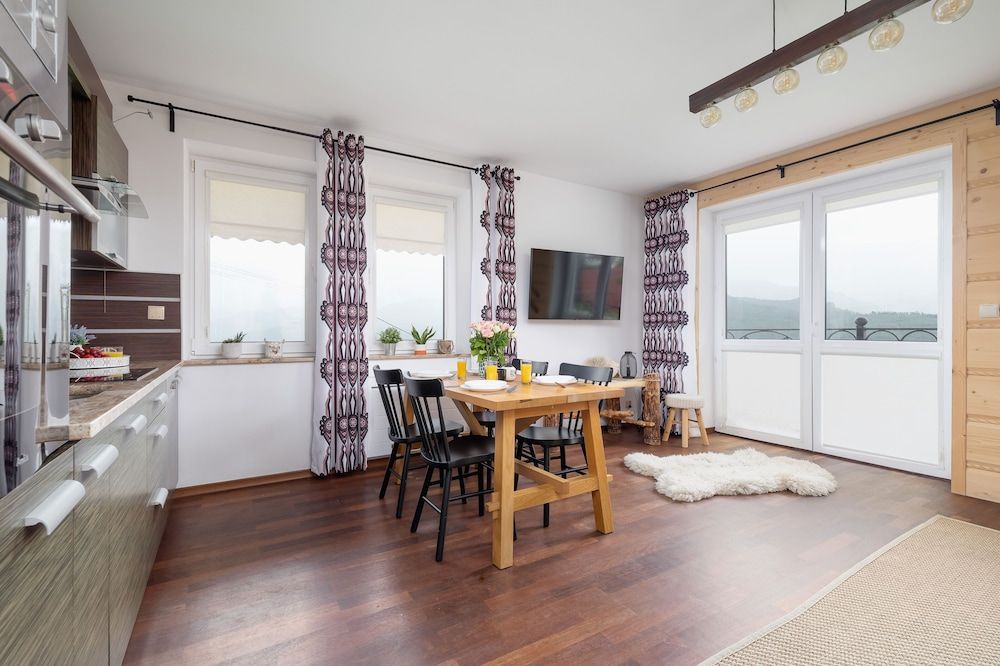 Apartment, 1 Bedroom, Balcony, Mountain View