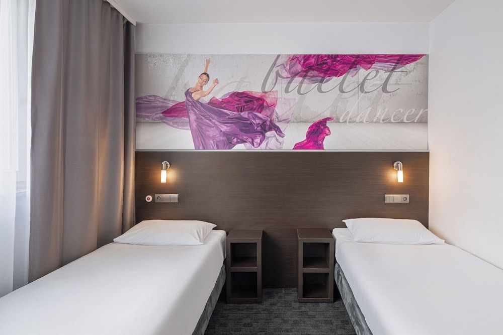 B&B HOTEL Bytom Standard Twin Room 9