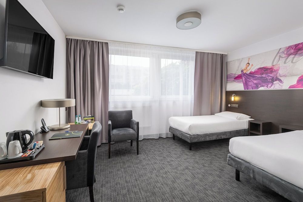 B&B HOTEL Bytom Standard Twin Room 7