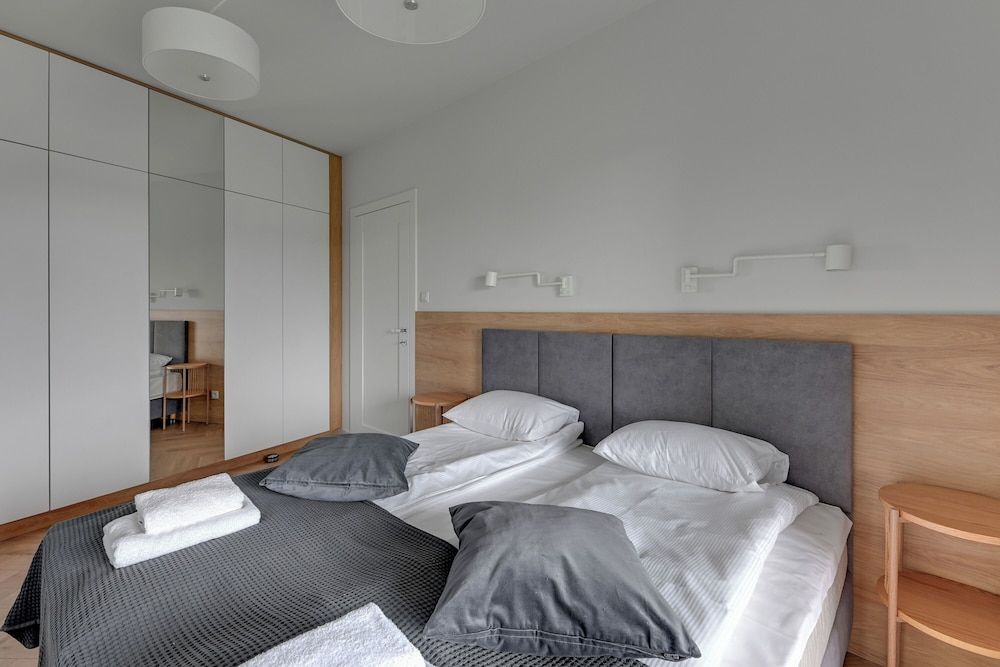 RentPlanet - Sienna Grobla