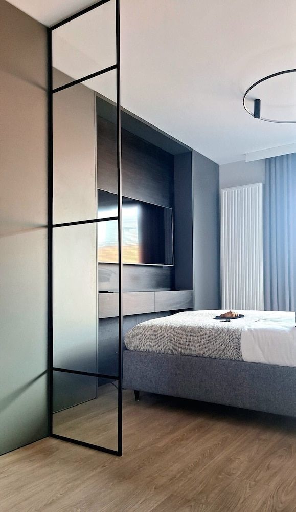 Classic Studio Suite, Balcony (E33)