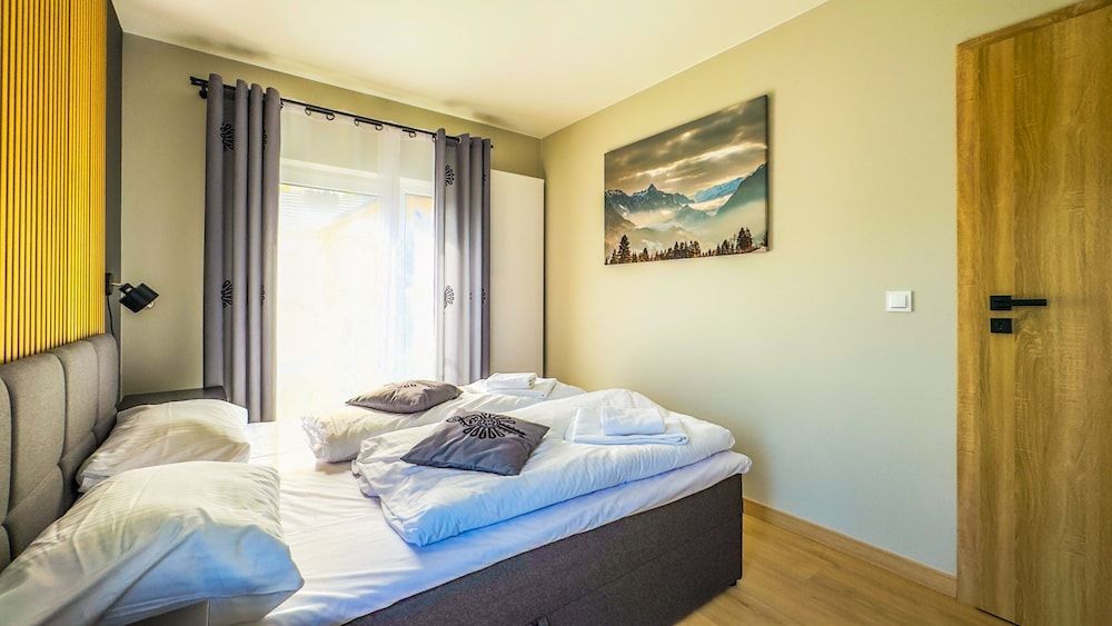 Apartment (9 E)