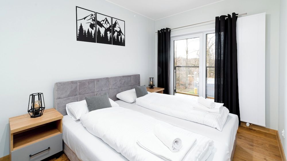 Apartment (12 B)