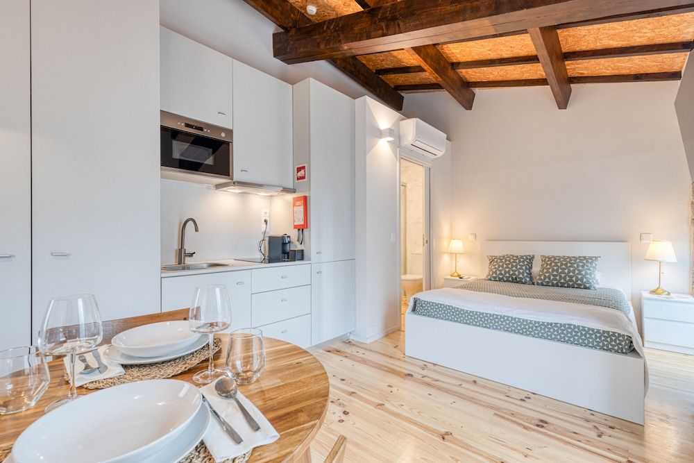 Classic Studio, 1 Queen Bed with Sofa bed, Non Smoking, Private Bathroom