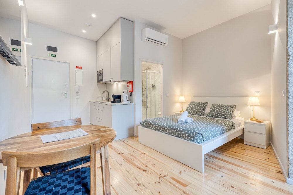 Standard Studio, Multiple Beds, Non Smoking, Private Bathroom