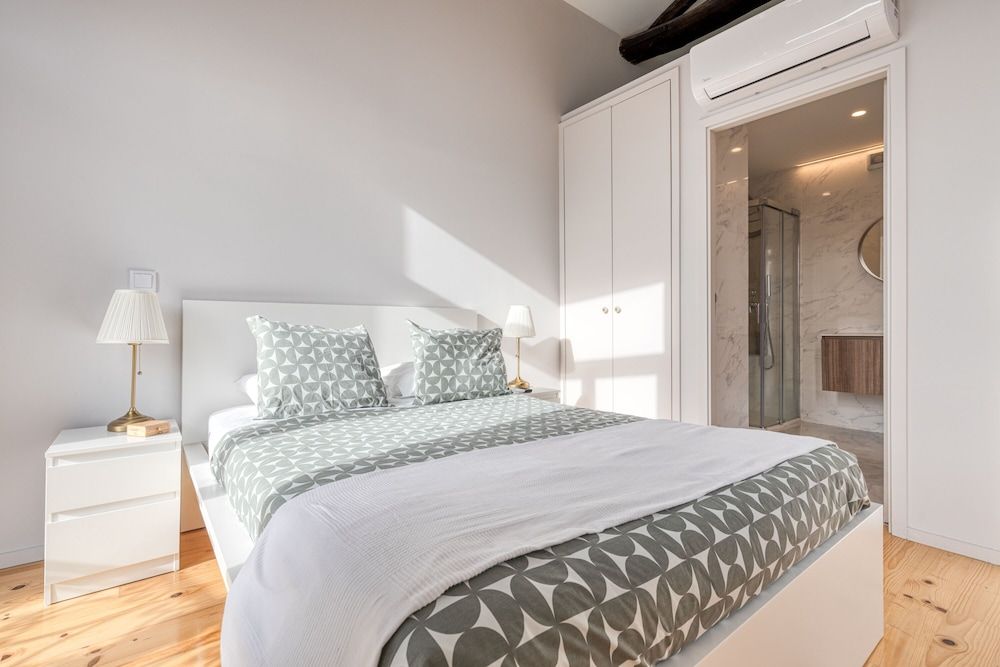 Superior Studio, 1 Queen Bed with Sofa bed, Non Smoking, Balcony