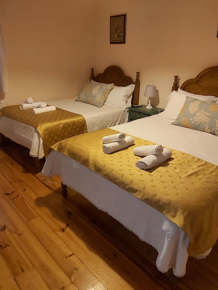 Encosta da Serra Comfort Triple Room 8