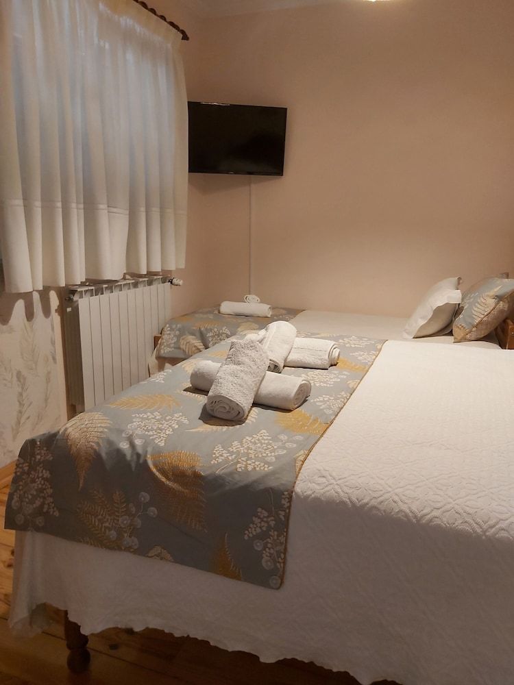 Encosta da Serra Basic Triple Room 2