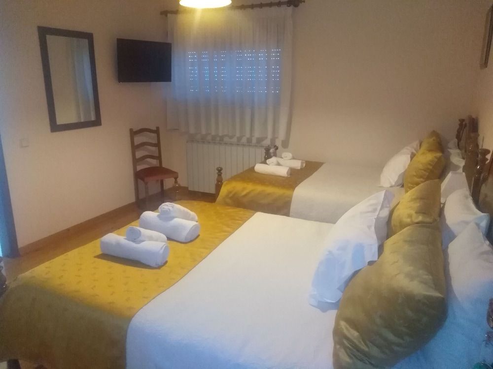 Encosta da Serra Comfort Triple Room 11