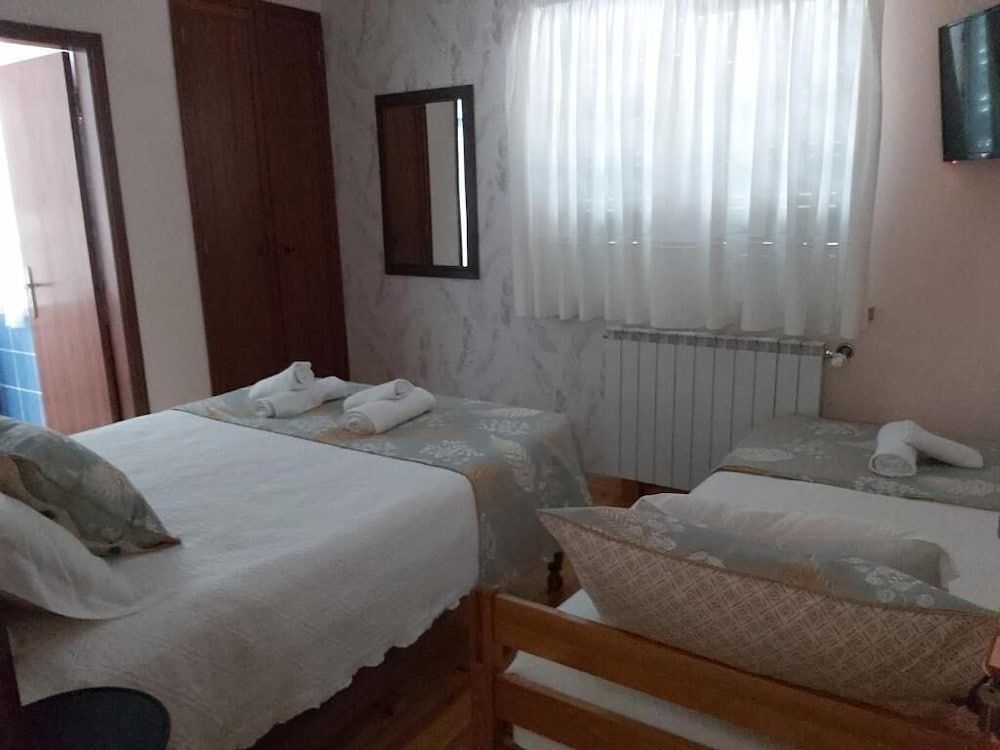 Encosta da Serra Basic Triple Room 5