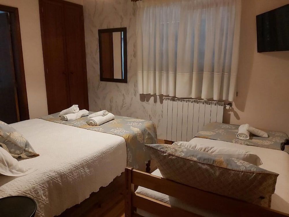 Encosta da Serra Basic Triple Room