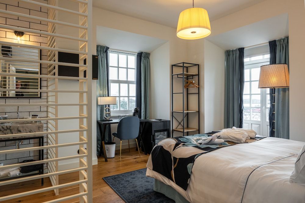 Dona Maria Hotel Deluxe Room 2