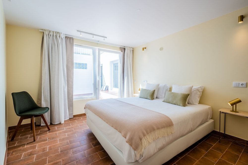 CASASUPERTUBOS ÓBIDOS Superior Room 18