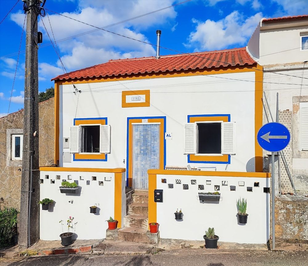 House, 2 Bedrooms, Balcony