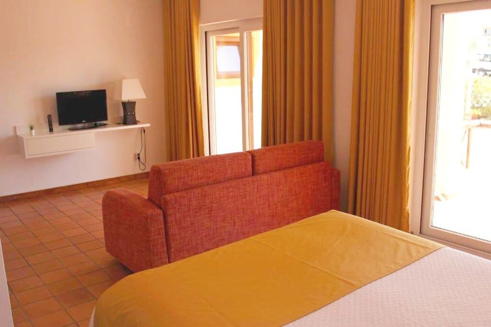 Apartamentos da Vila – Duna Parque Resorts & Hotels Suite, Courtyard View 2